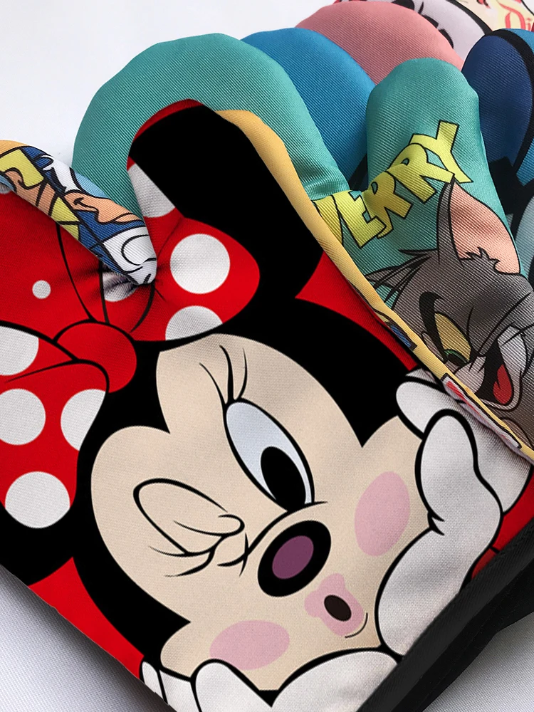 MINISO Disney Microwave Oven Mitts Anti-scalding Gloves Mickey Mouse Oven Mitten Potholder Insulation Mat Baking Kitchen Tool silicone oven mitts kitchen gloves silicone oven gloves cotton pot holders silicone oven protector