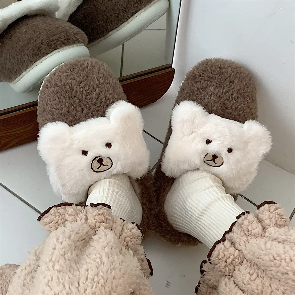 

Pantuflas 2023 домашняя мягкая женская обувь плюшевая обувь с медведем Зимняя Студенческая модная Милая женская обувь тапочки теплая хлопковая женская обувь