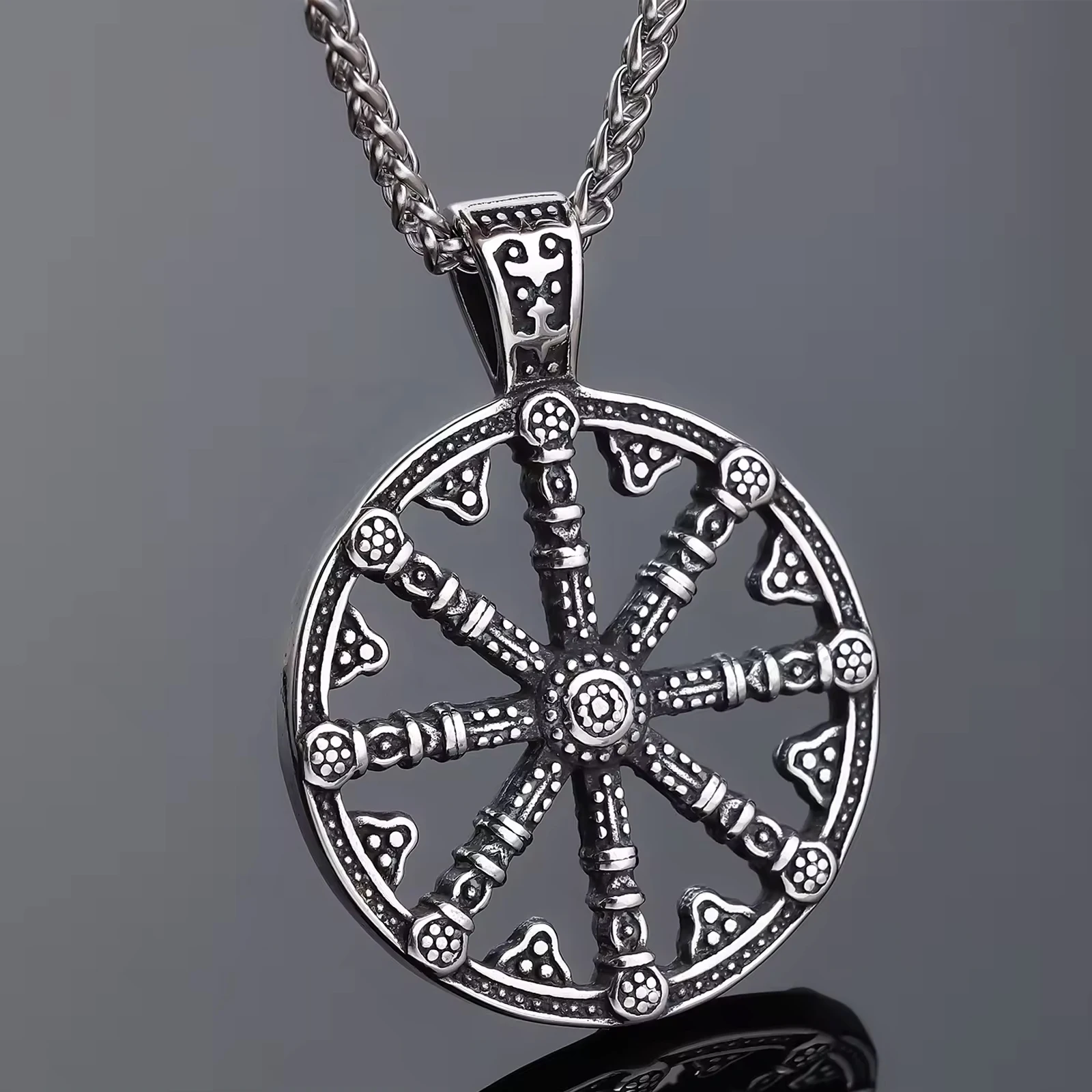 Retro Viking Compass Pendant Stainless Steel Hand Hammered Norse Jewelry Necklace Gifts for Men