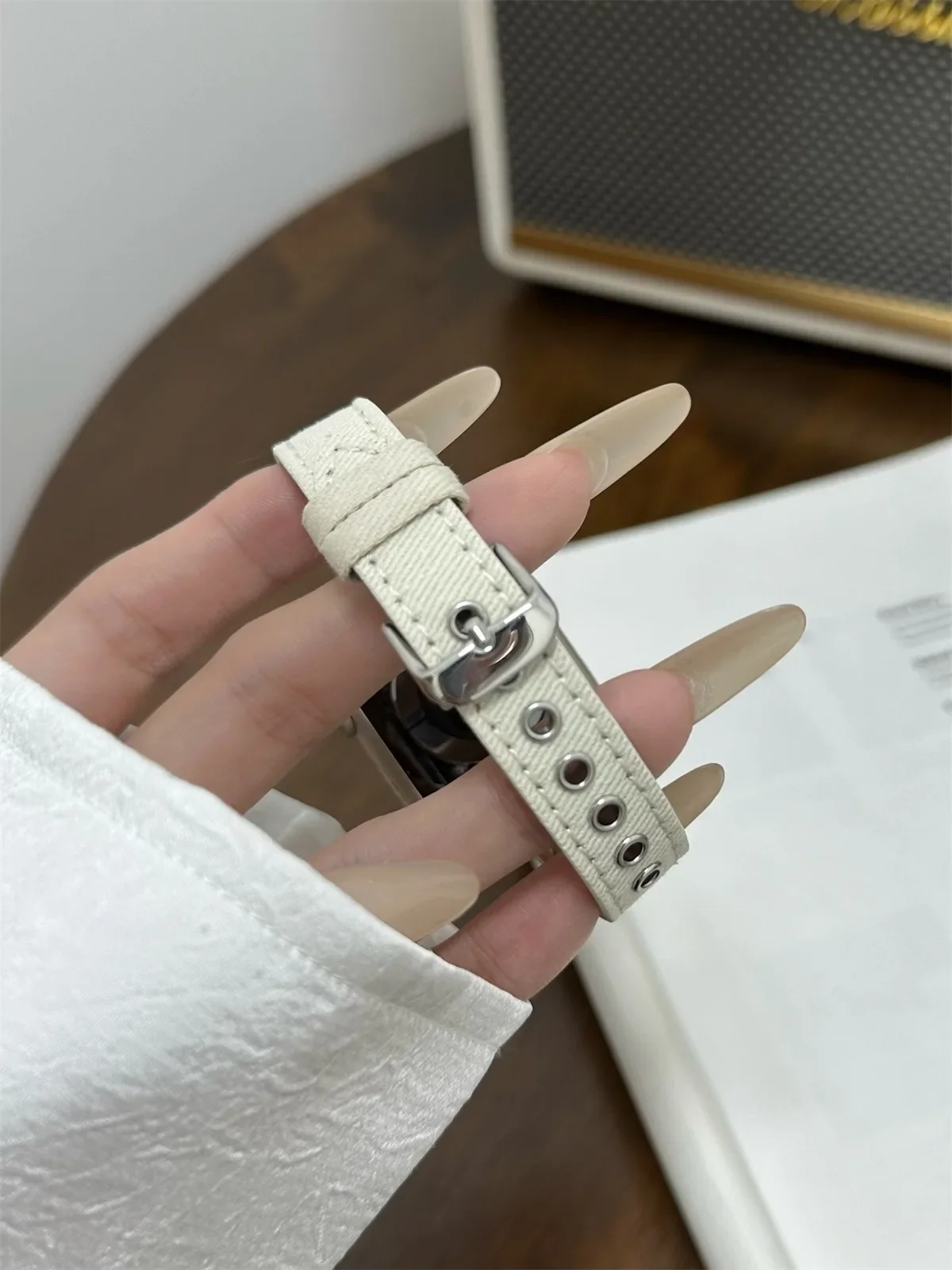 Bracelet de montre pour iWatch 42/44/45/46/49 mm 38/40/41 mm Bracelet de montre tendance en cuir PU pour montres de la série Ultra2 Série 10/9/8/7/6/5/4/3/2/1_voghion.com