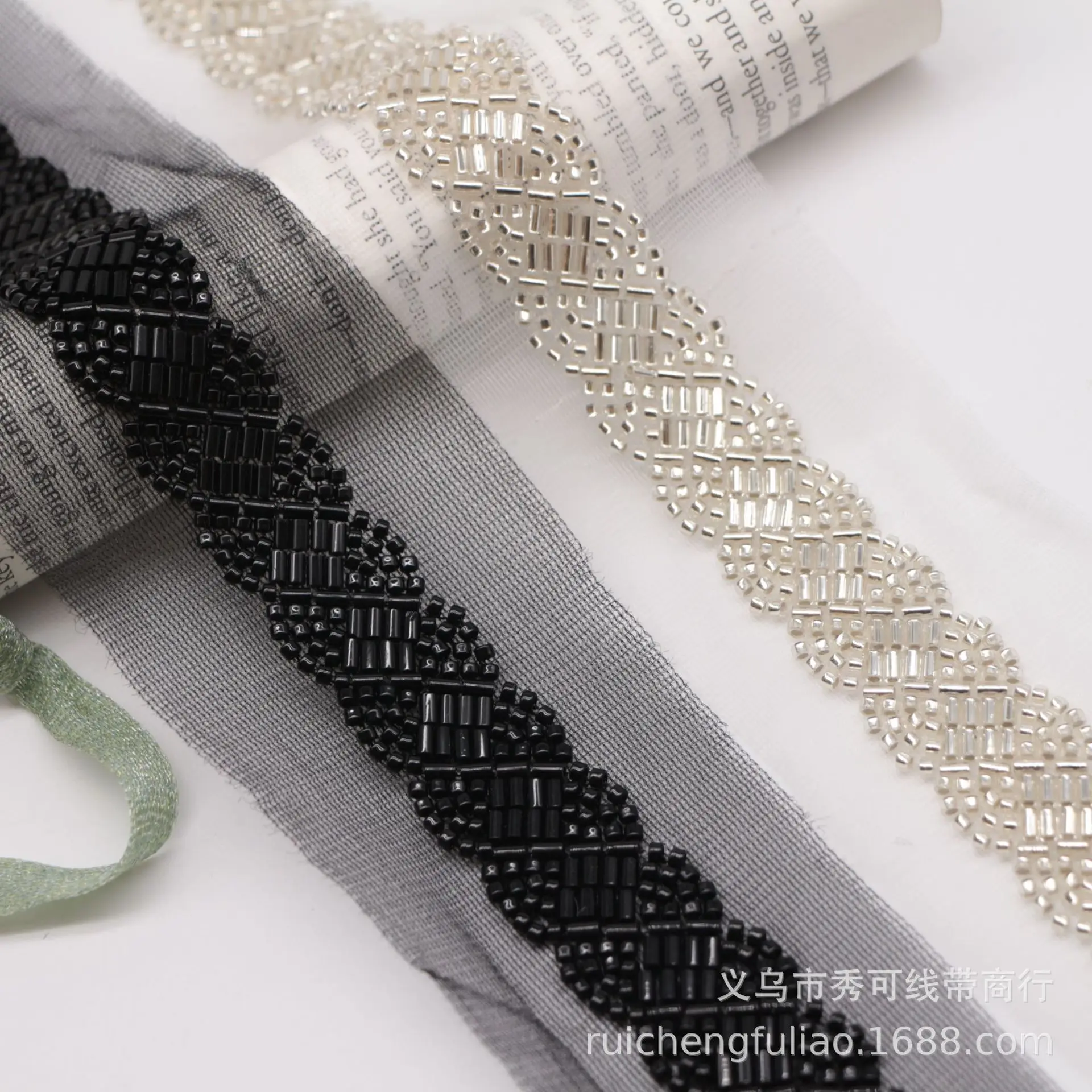 

Женская кружевная лента из органзы