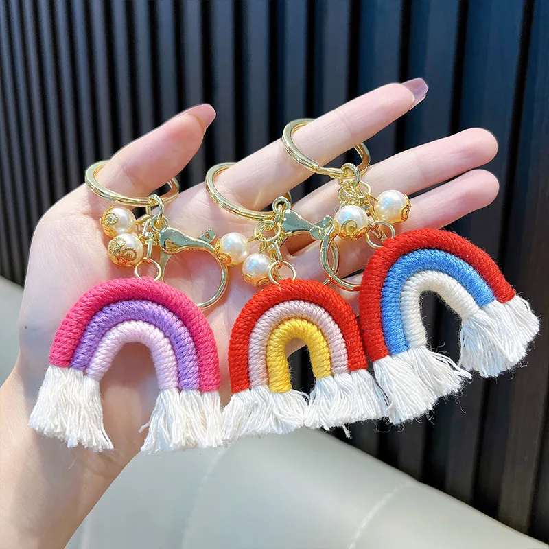 Portachav arcobaleno fatt a mano con la tecnca del macramè