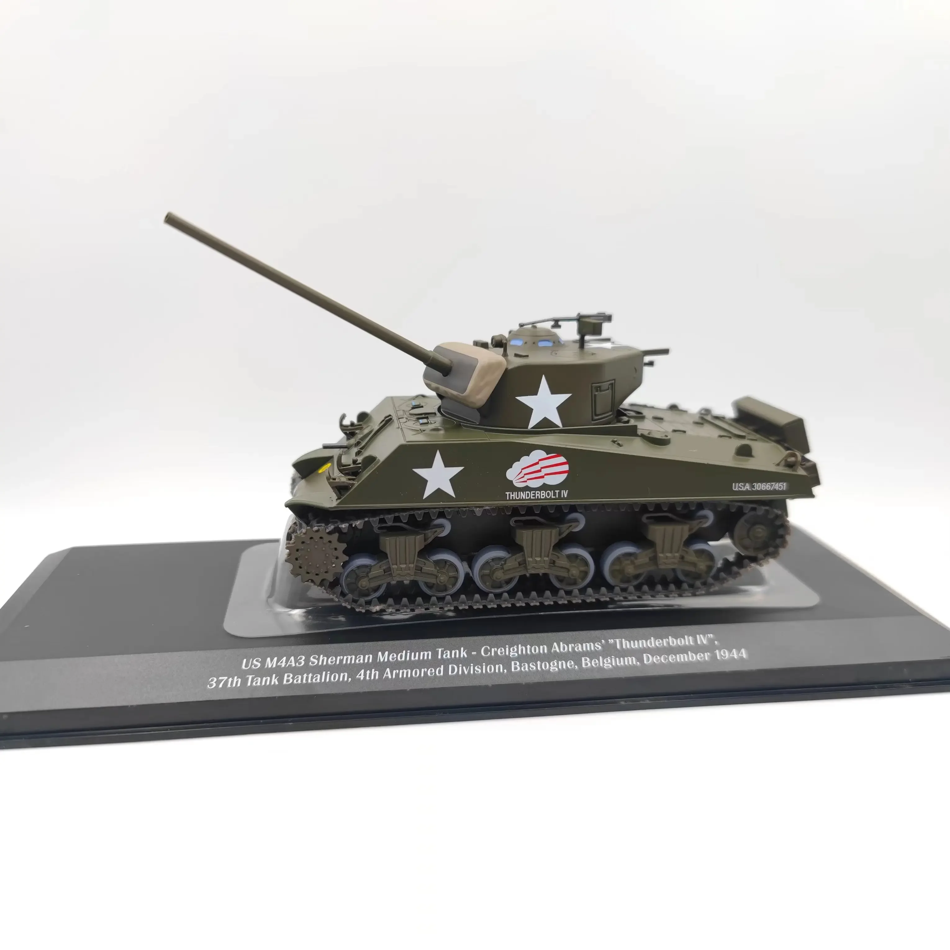 

Diecast 1:43 Scale US M4A3 Sherman World War II Medium 1944 Tank Armored Vehicle Alloy Militarized Combat Tracked Tank Model