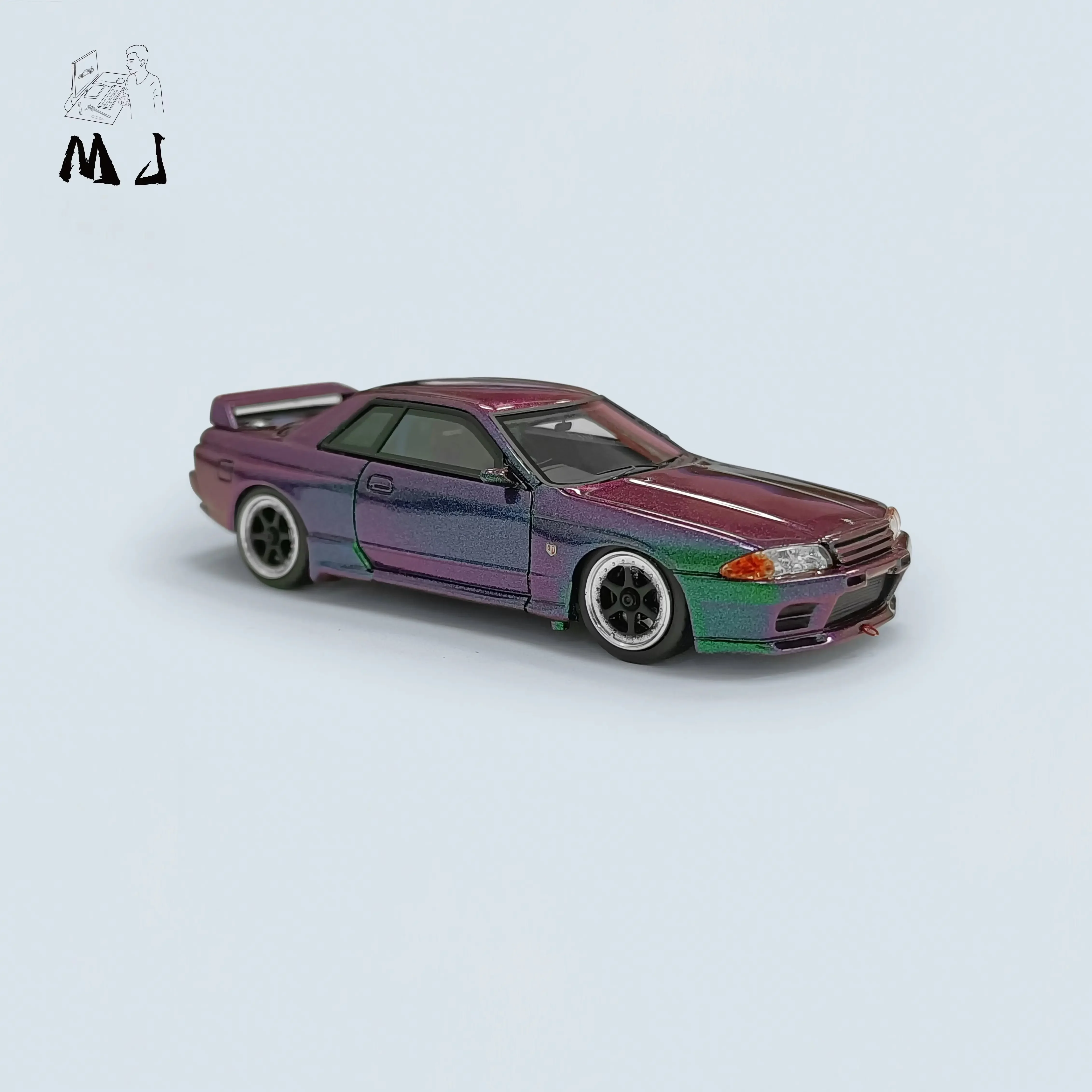 MJ 1:64 R32 Magic Purple Resin Model Car 3