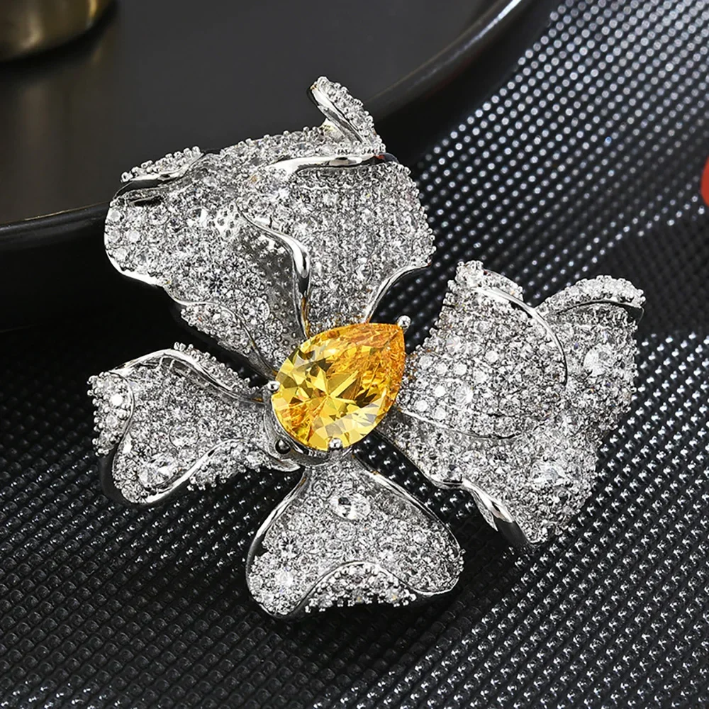 Delicate Full Rhinestone Bowknot Brooches For Women Fashion Luxury Crystal Bow Shaped Buckle Pins Clothes Badge Wedding Jewelry