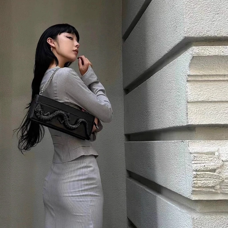 Original Design Dark Punk Niche Hand-Umhängetasche für Männer und Frauen mit Unterarmgurten
