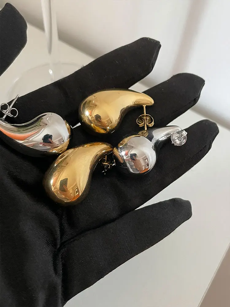 

Oversized waterdrop earrings hollow chic exaggerated winter classic metal stylish piercing