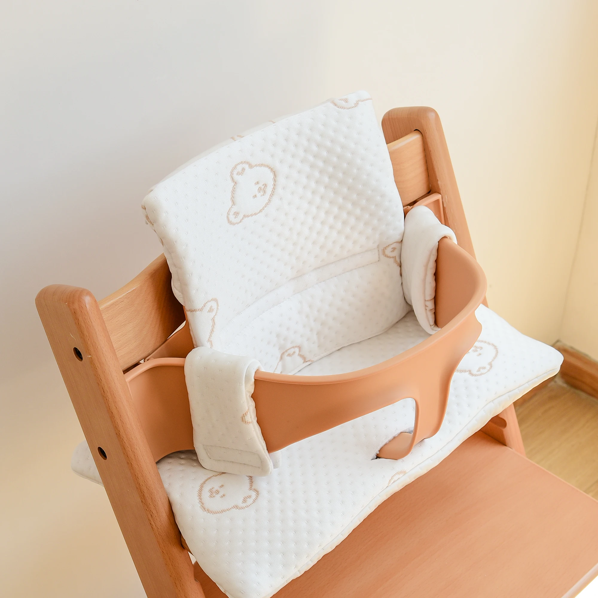Description Picture 3 of itemSummer baby cool dining chair cushion thickened dirty baby growth chair seat cushion general accessories
