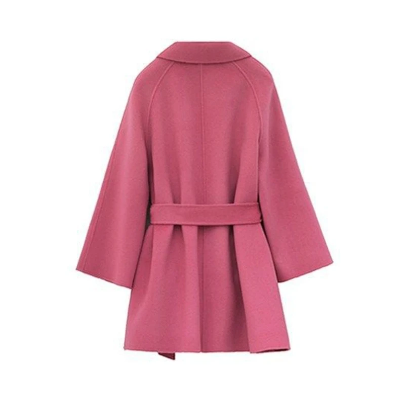 Рисунок 4 - Универсальное женское длинное пальто с карманами