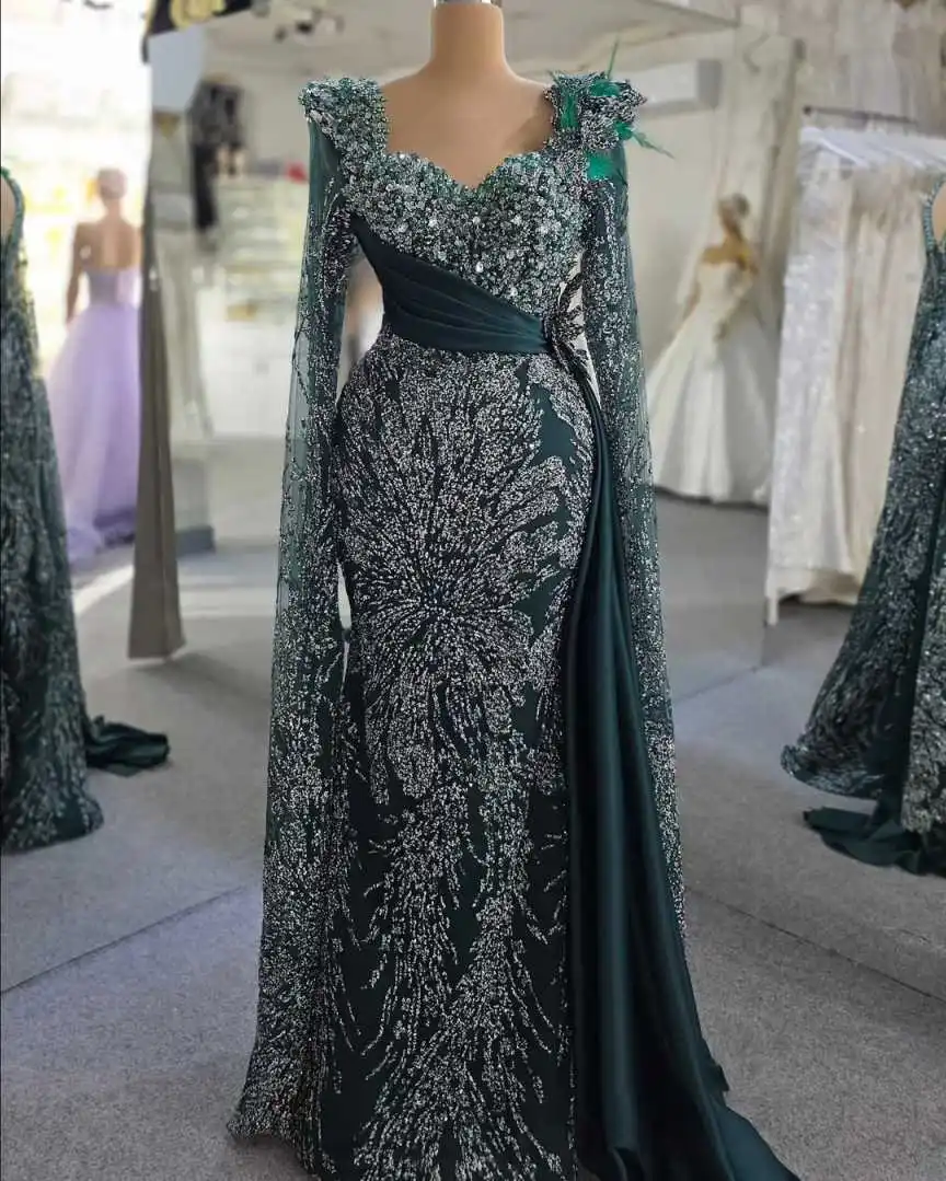 فستان سهرة مطرز بحورية البحر ورقبة على شكل V وأكما...