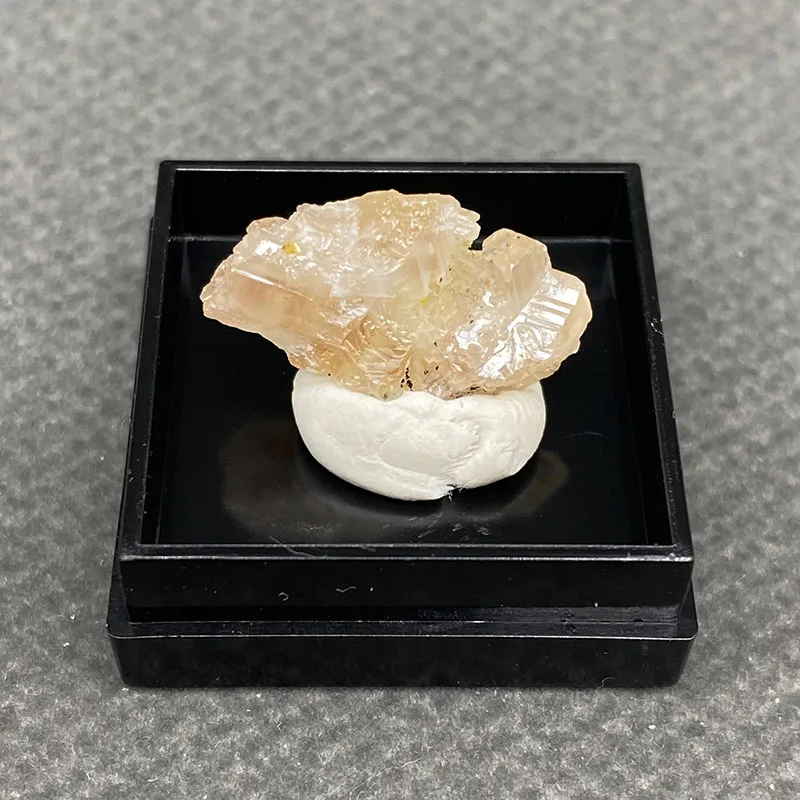 100%  Natural citrine Mineral Specimens Stones and Crystals Healing Crystal from China +Box size:27*27*25mm