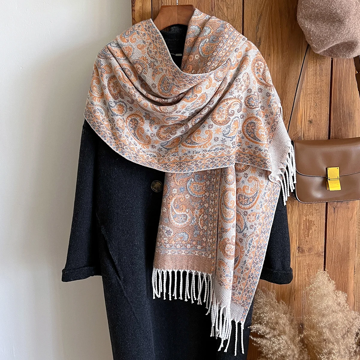 Winter New Brand National Style Paisley Design Thick Pashmina Warm Shawl Long Tassel Print Scarf Women Keep Warm Poncho Stoles