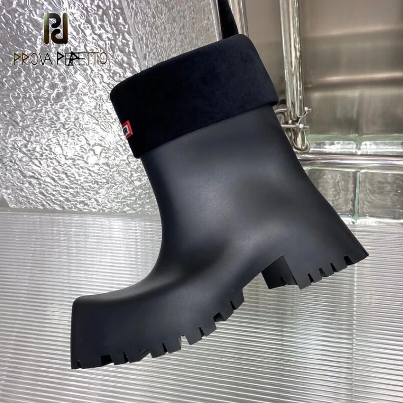 

2022 New Coming Warm Wool Lady Rain Boots Rubber Height Increasing Flat Platform Fashionable Bota Squared Toe Rubber Boots