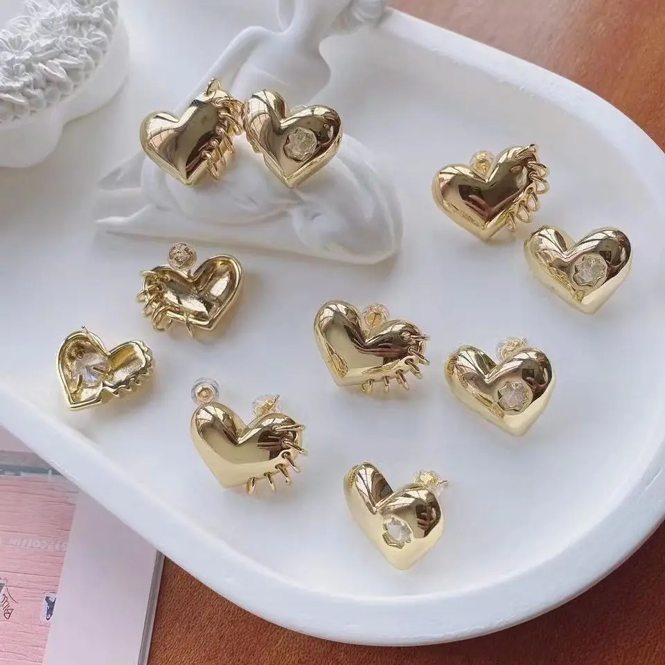 

5 Pairs, 2022 Trendy Gold-color Love Heart Earrings Simple Elegant Stud Earrings Fashion Wedding Jewelry