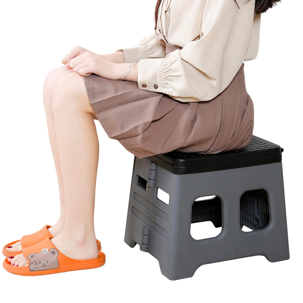 Portable Camping Toilet with Lid Travel Portable Potty Multifunctional Foldable Outdoor Camp Toilet for Emergencies 2