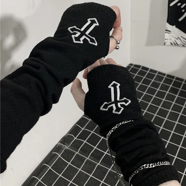 ✓ Aesthetic Black emo warmer sleeve Halloween goth's Code & Price -  RblxTrade