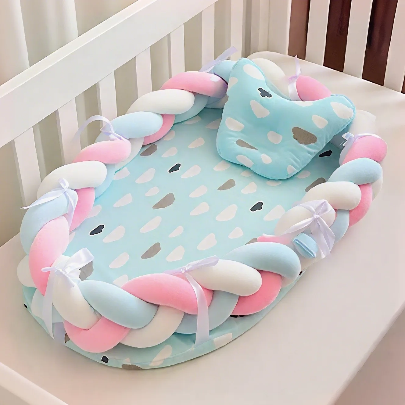 מיטת תינוק למיטת שינה בטוחה סטים מתנות מיטת שינה לתינוקות חדשים עם גדר, מגן למיטת תינוק