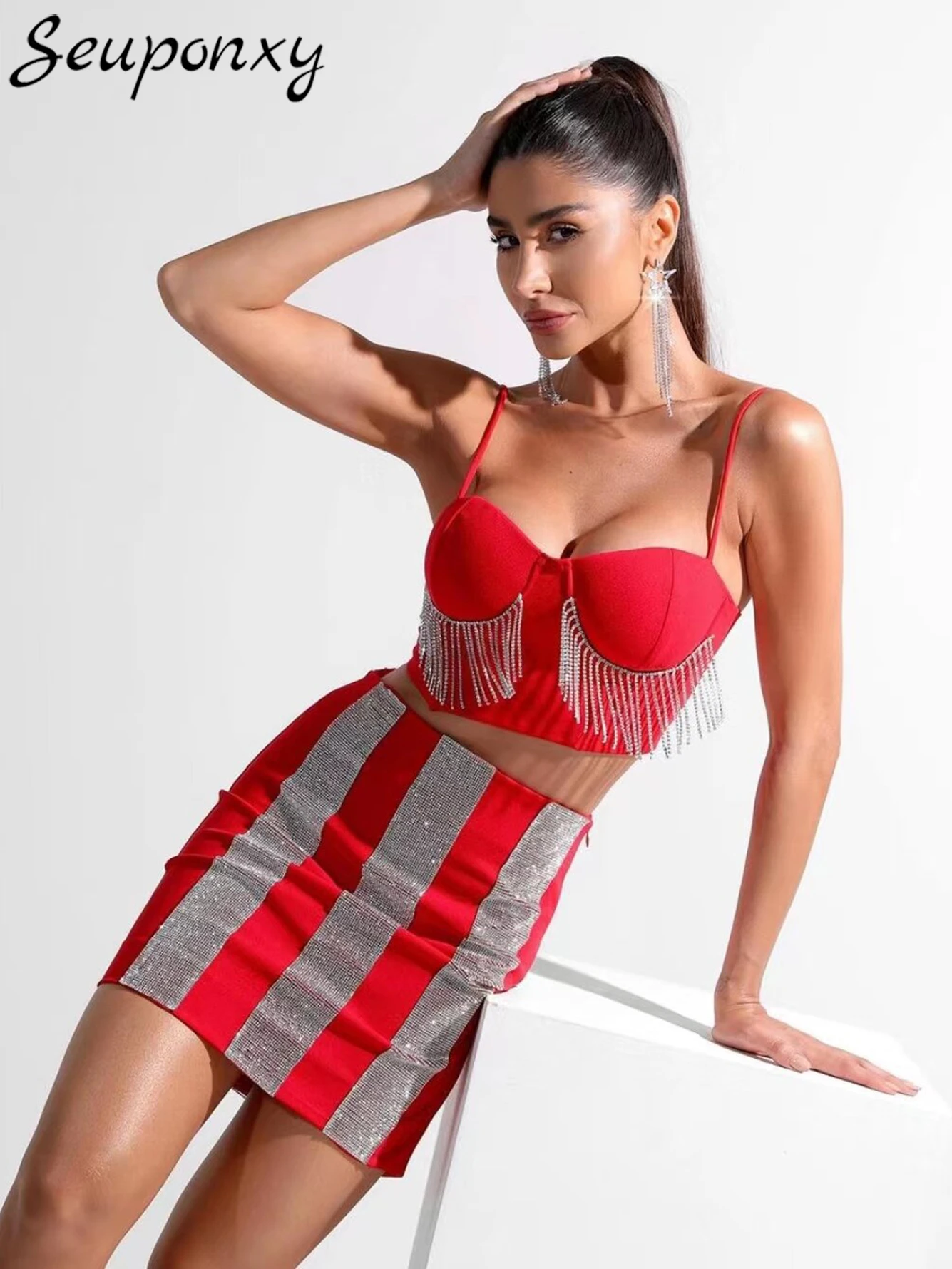 

Женский комплект из двух предметов, привлекательный топ на бретельках с кисточками и мини-юбка с высокой талией, облегающий комплект из двух предметов