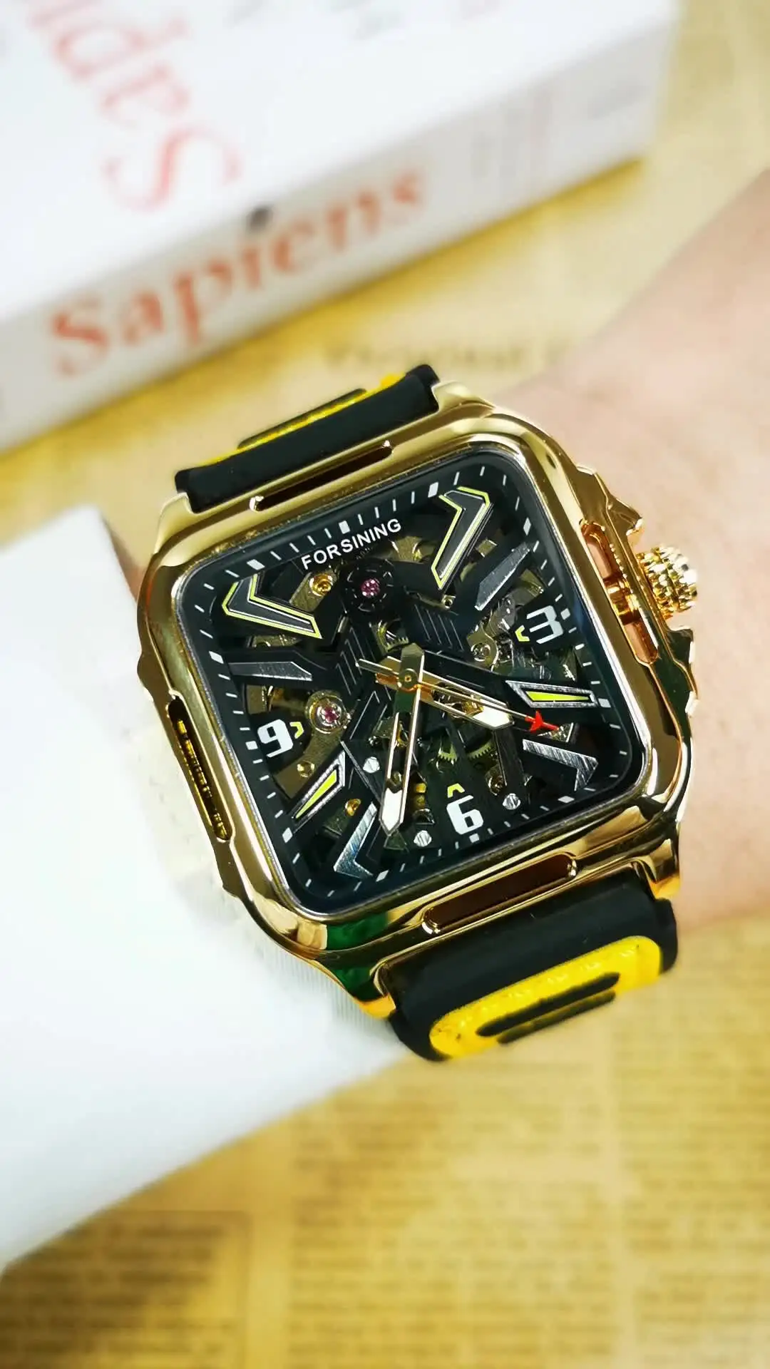 Forsining Orologio automatico scheletrato di lusso alla moda per donna Lancette luminose Eleganti orologi meccanici da donna in oro Cinturino in pelle  1511