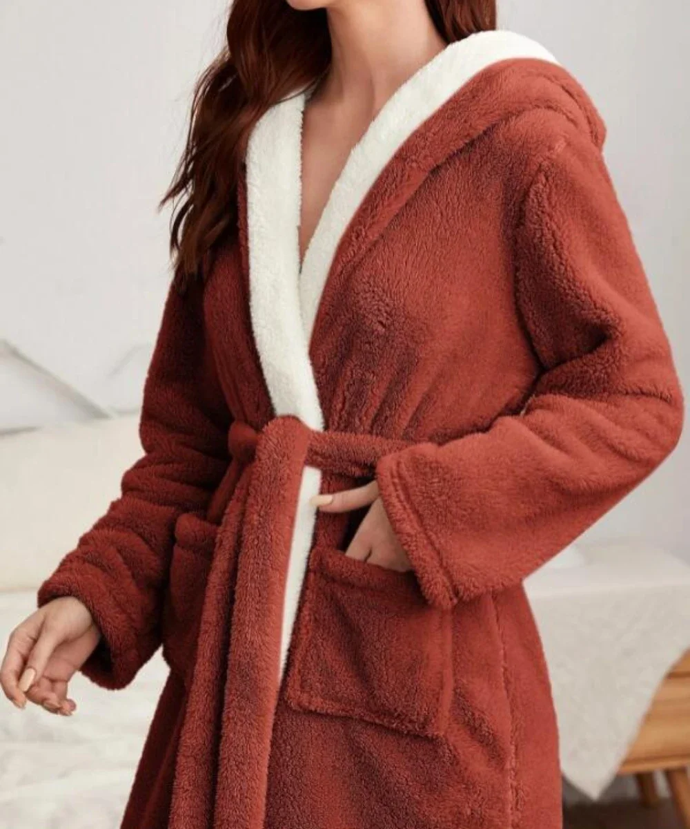 Women's Fall/Winter Hooded Bathrobe Fashion Simple and Comfortable Home Bathrobe Long Sleeve Color Contrast Thermal Bathrobe