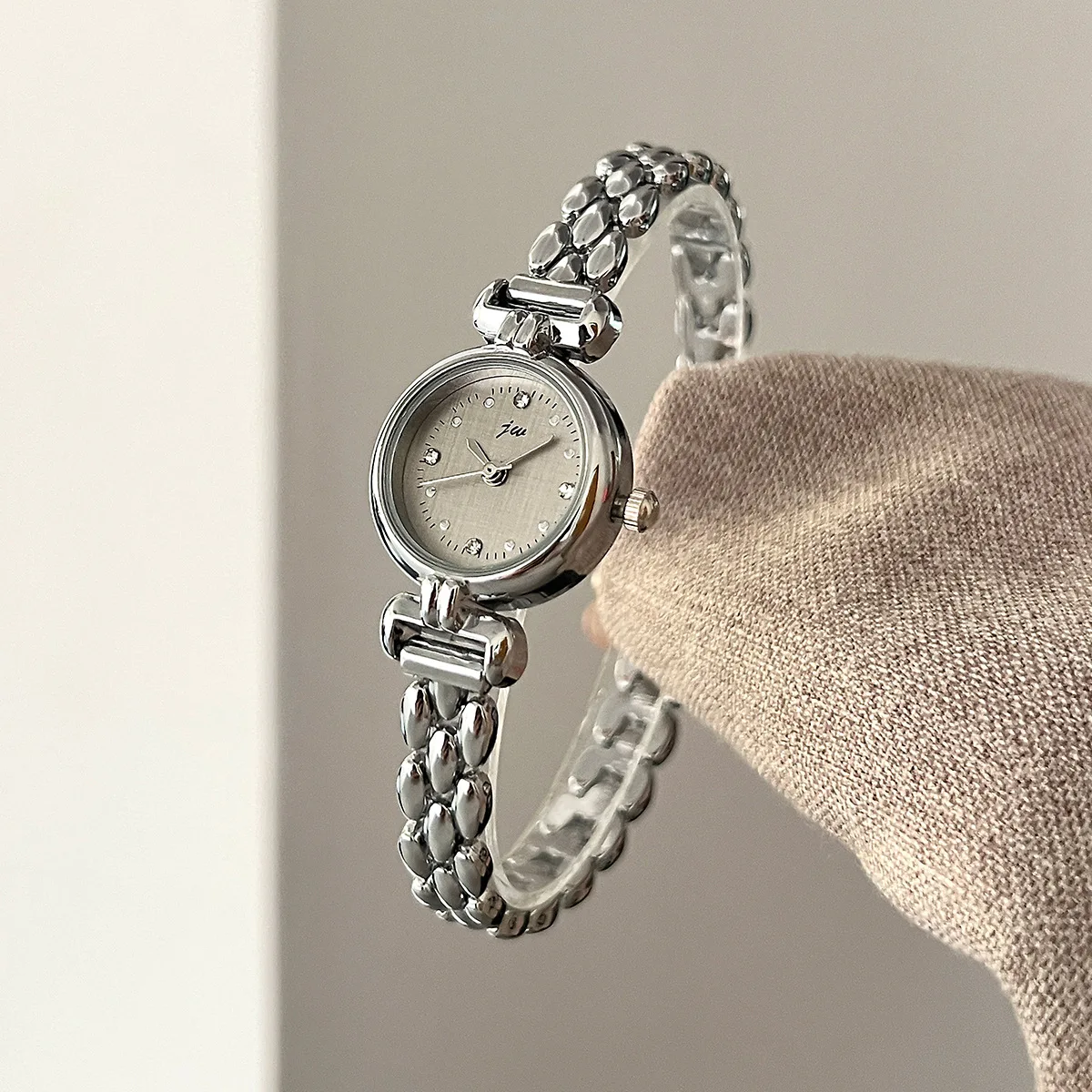 Women's Watch Retro Bracelet Watches Small and Exquisite Versatile Steel Belt Ladies Fashion Quartz Clock Wristwatches - 2