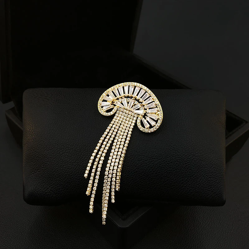 High-Grade Marine Life Brooch Women Corsage Luxury Jellyfish All-Matching Graceful Accessories Suit Collar Pin Jewelry Gift 5578
