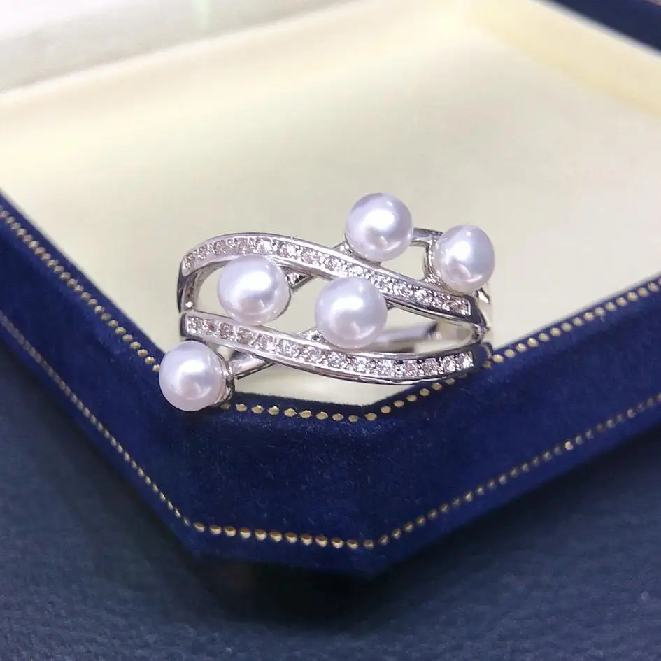 ZHBORUINI Verstellbarer Süßwasserperlen-Ring, 4–4,5 mm, breiter Baby-Perlenring mit Zirkon, gewelltes Design, elegante, ausgehöhlte Mode