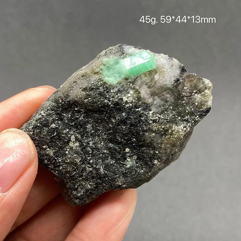 100%  Natural Emerald Mineral Specimens Stones and Crystals Healing Crystal