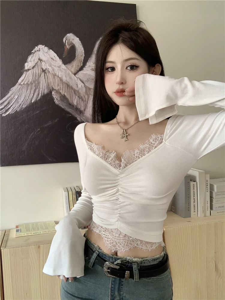   ̽ ƼĪ V-neck  Ҹ     --Į  ª   ž  ٴ 