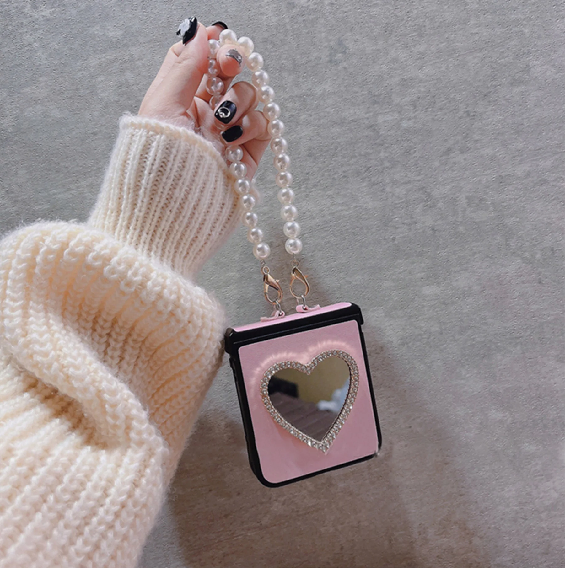 Glitter Crystal Rhinestone Mirror Pearl Bracelet Case for Samsung Galaxy Z Flip 6 5G Zflip6 Z Flip3 Flip4 Flip 5 Cover phone case mirror bracket case