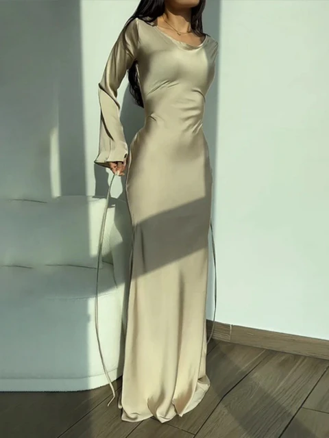 매혹적인 여성미를 위한 심플한 새틴 이브닝 드레스