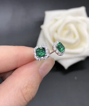 Pure White Gold AU750 Women Earrings 0.5CT/Piece Emerald Gemstone Engagement Stud Earrings Beautiful Anniversary Party Jewelry 3