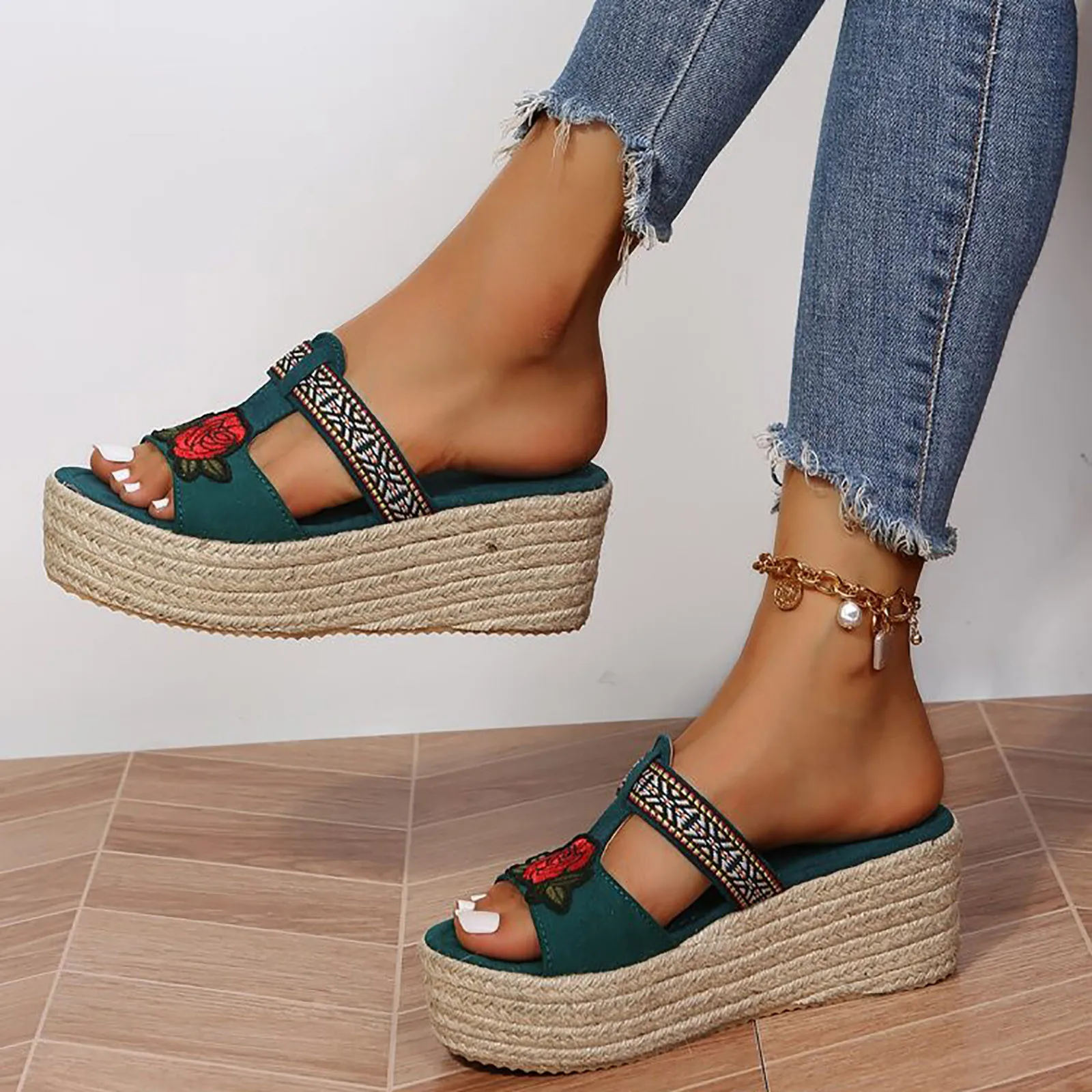 womens size 5 wide sandals