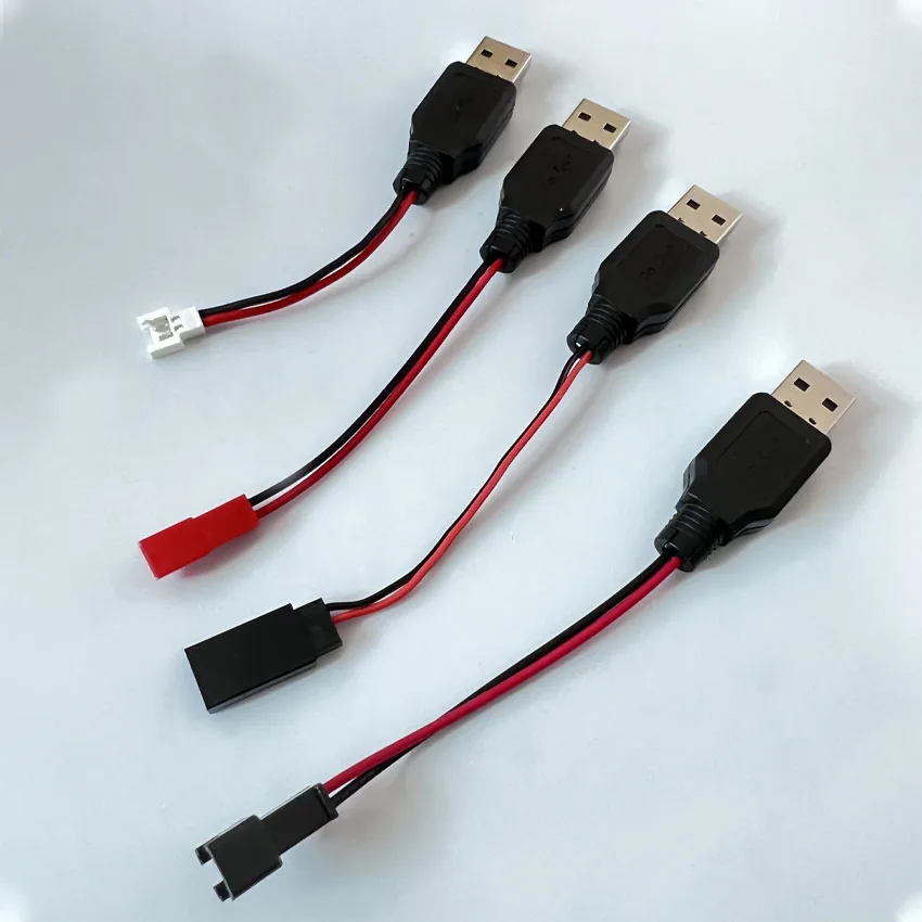 Vue rapprochée des prises Futaba et JST sur le câble USB simulateur vol RC.