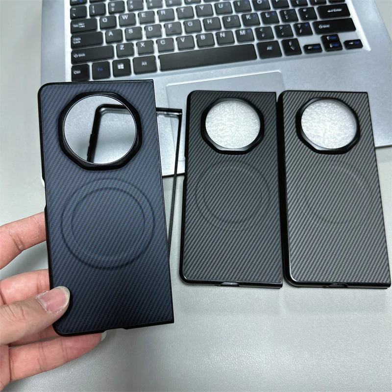 Carbon Fiber Magnetic Wireless Charging Protective Case for Huawei Honor Magic V3