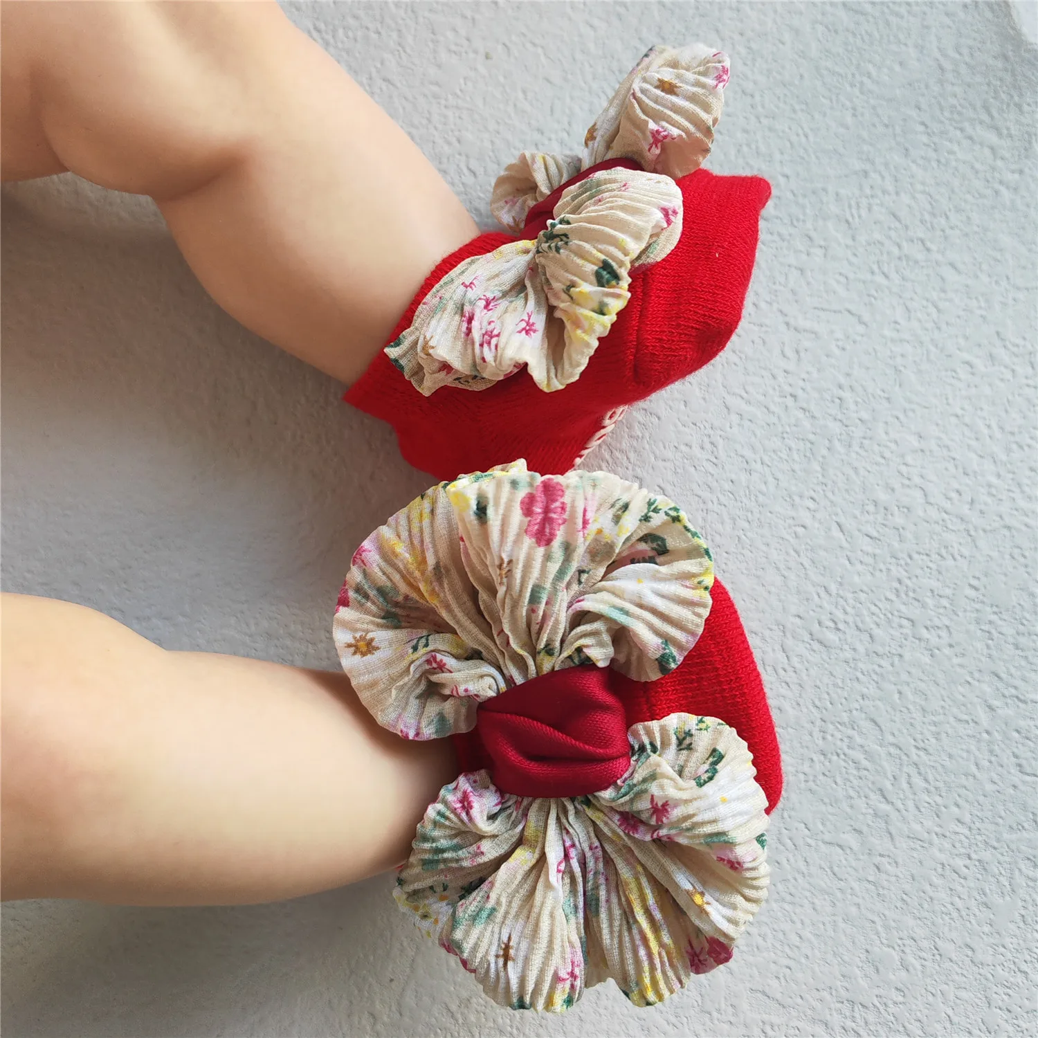 Ensemble 2 pièces bandeau et chaussettes pour bébé fille