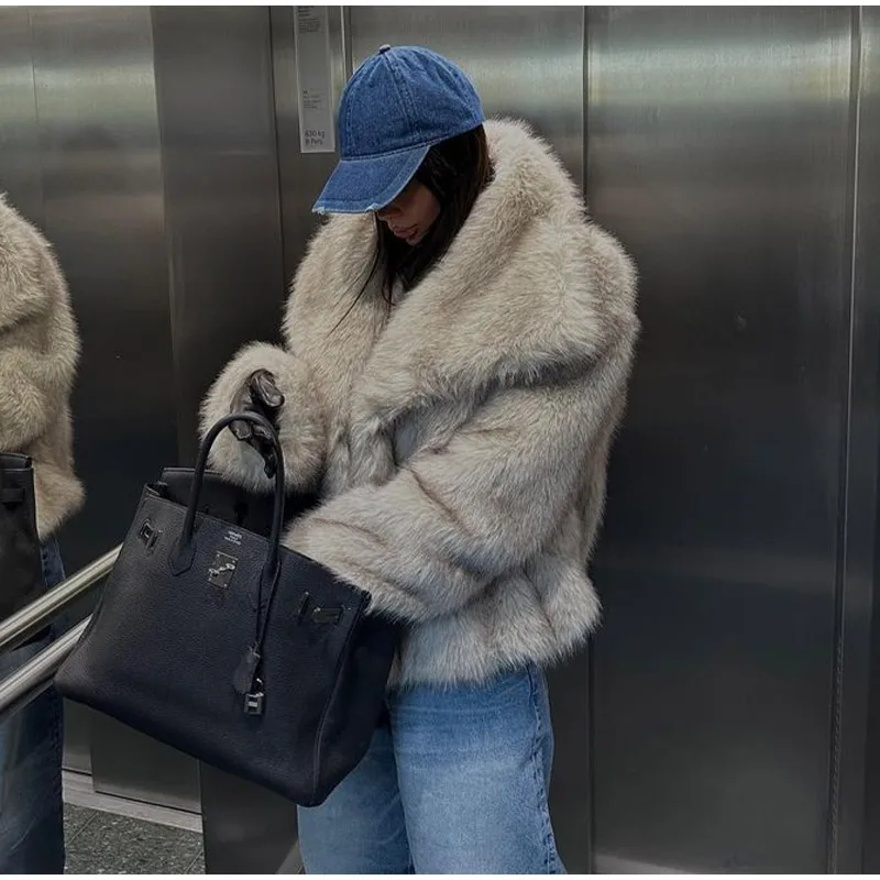 Winter Gradient Faux Fur Coat Women Luxury Big Fur Collar Pockets Loose Jacket Female Fashion Lady High Street Overcoats