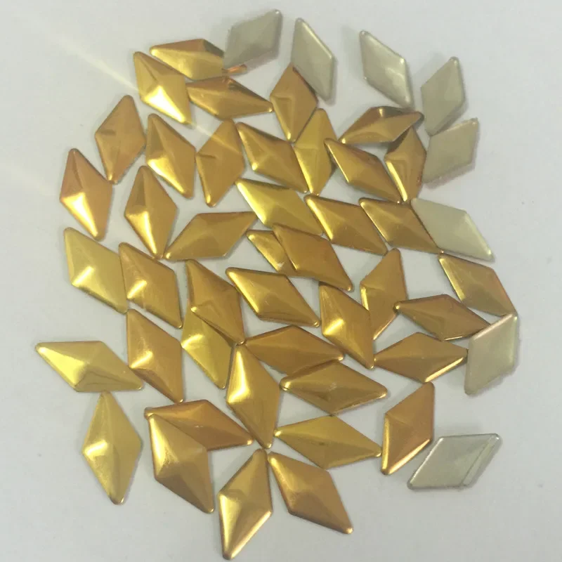 200pcs 6*12mm 골드 마름모/마름모 모양 핫 픽스 스터드 Rhinestuds FlatBack 열전달 펑크 록 스파이크 DIY에 플랫 백 아이언