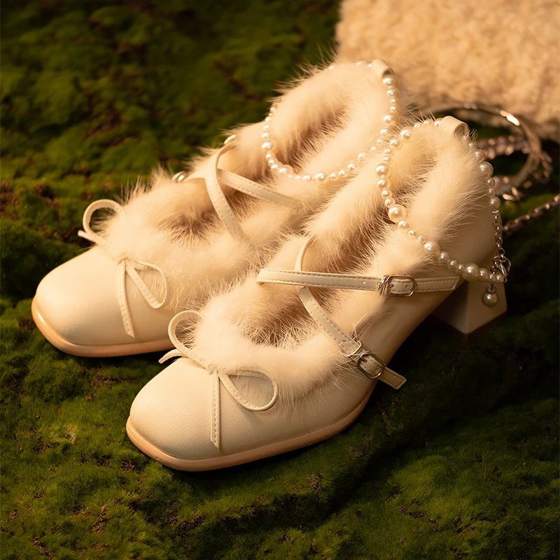 

Туфли Мэри Джейн из меха норки с жемчугом и бантом на толстом каблуке