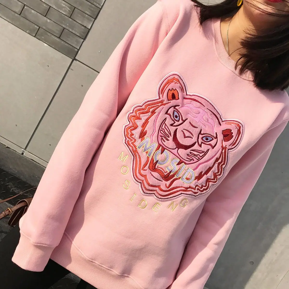 

Autumn and Winter Tide Brand Embroidered Tiger Hoodie for Men and Women Couples with Velvet Thickened Head Round Neck Loose Fash