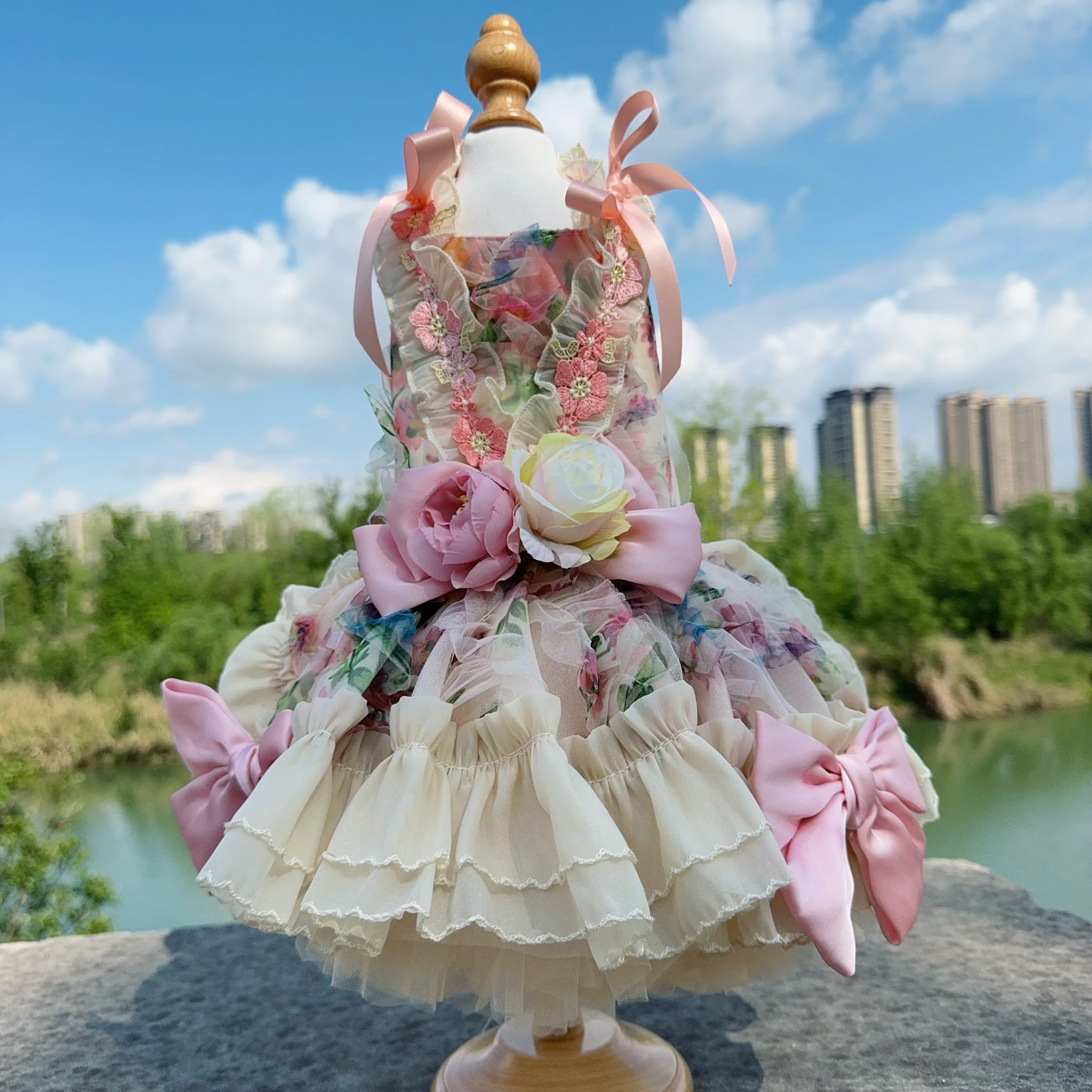 ピンクフラワードレス　犬 花柄のプリンセスドレス,小と中の犬,ペット服,手作りのロング