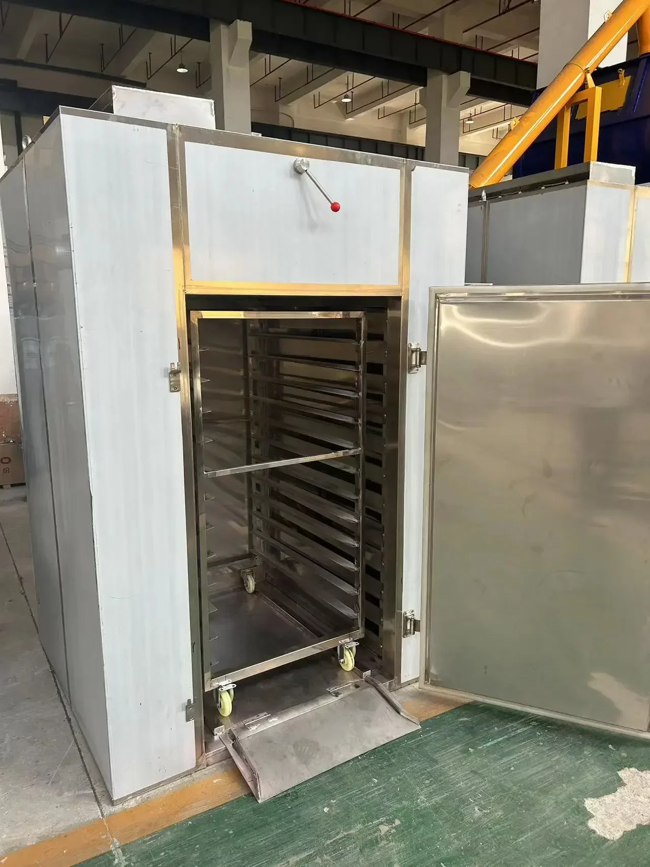 Commercial Microwave Oven 6