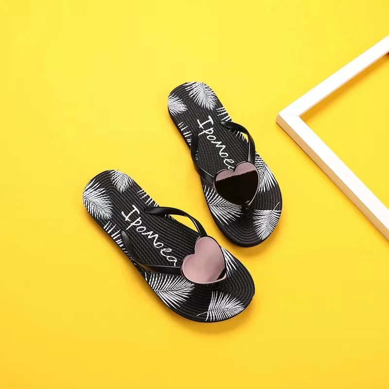 New Love Shaped Herringbone Slippers for Casual Versatile, Fashionable and Comfortable Beach Shoes