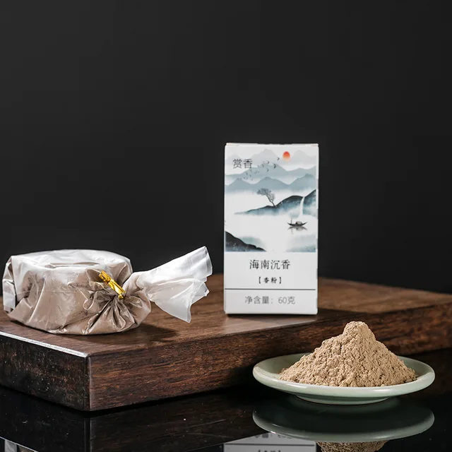 Indulge in the aromatic blend of Fragrant Powder, crafted with Hainan agarwood and old mountain sandalwood.