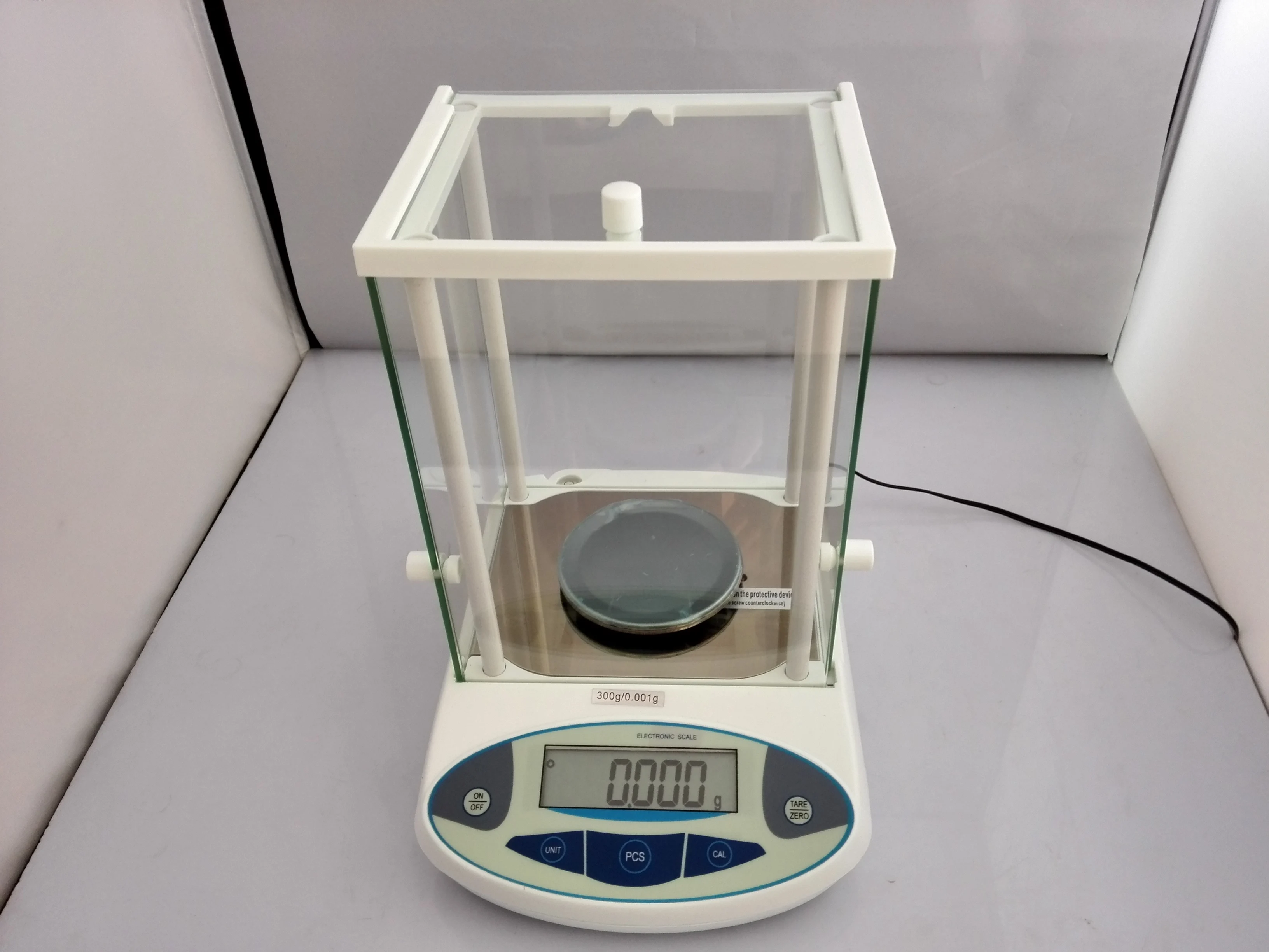 

Glass windshield 200g x 0.001g Lab Analytical Digital Balance Scales Jewellery Electronics said ,with LCD display weight sensor