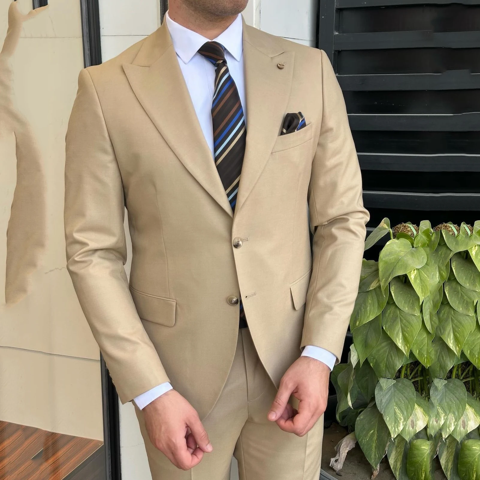 Fashion Grey Suits For Mens Formal Business Blazer Peak Lapel Wedding Groom Tuxedo Daily Suit 2 Piece Jacket Pants Costume