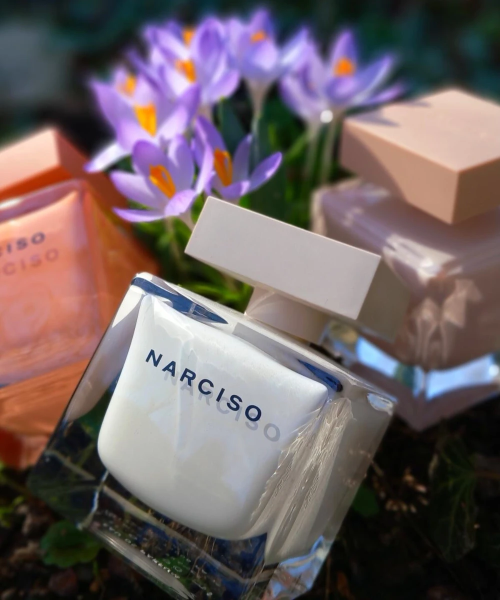 Luxury Refillable Perfume Bottle and Gift Box – Crystal Glass Spray Container with Weig... - SKU PGBB0946 - UGI Packaging