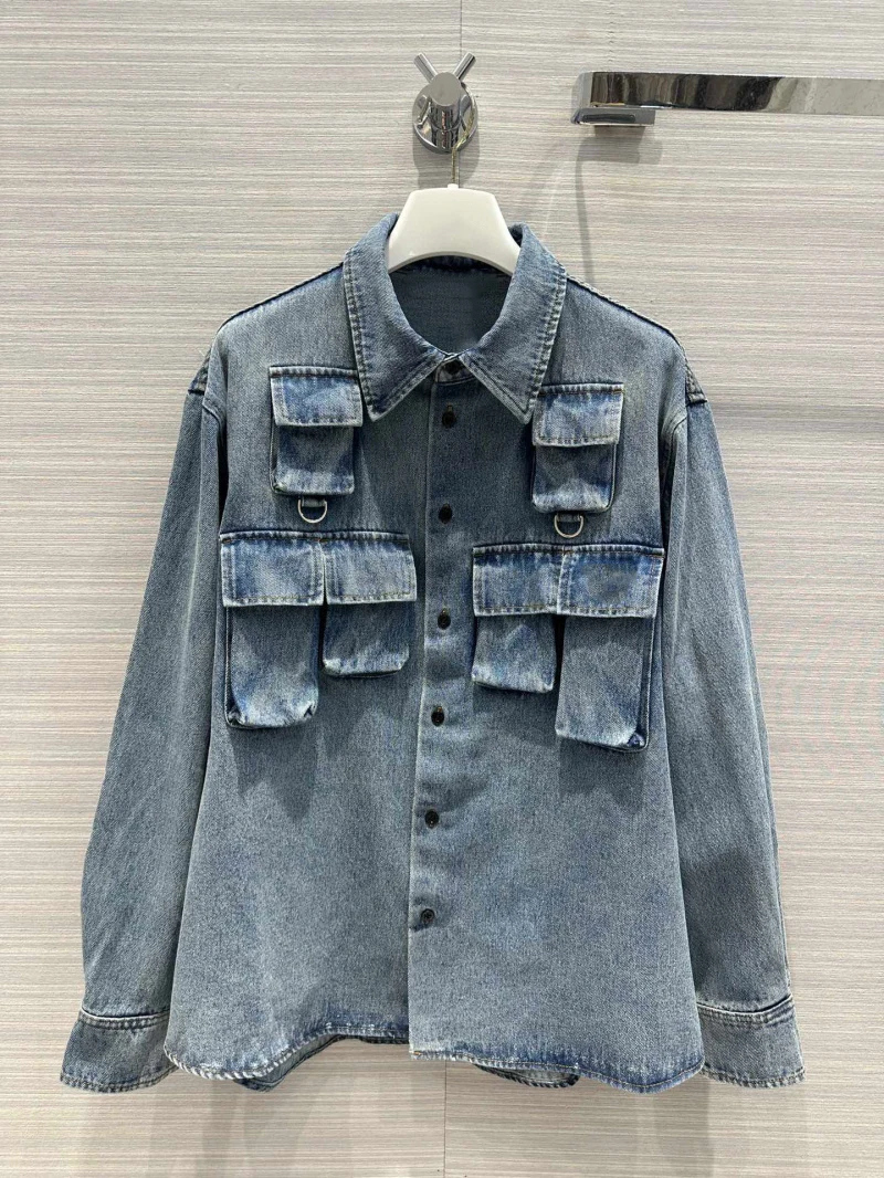 

Boyfriend style women's shirt, fashionable and trendy, loose fitting, casual white distressed work clothes pocket, denim shirt