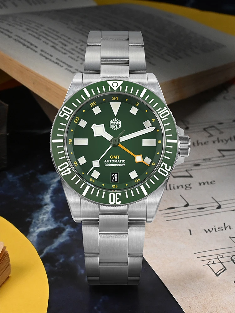 WatchDives x San Martin 시계 스틸 사파이어 유리 세라믹 베젤, 300m 방수, 빛나는 39mm 럭셔리 다이빙 손목시계, SN0121 GMT