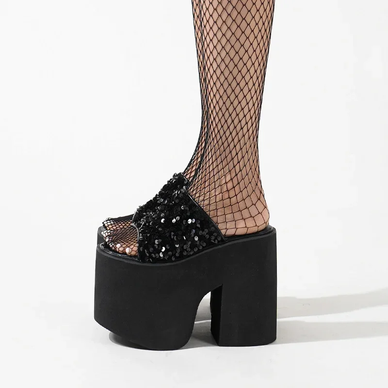 

Женские туфли на танкетке 2024, домашние тапочки на низком каблуке и платформе, мюли большого размера, блестящие Шлепанцы из искусственной кожи и резины в римском стиле